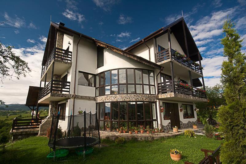 Pensiunea Casa Boiereasca Пештера Экстерьер фото